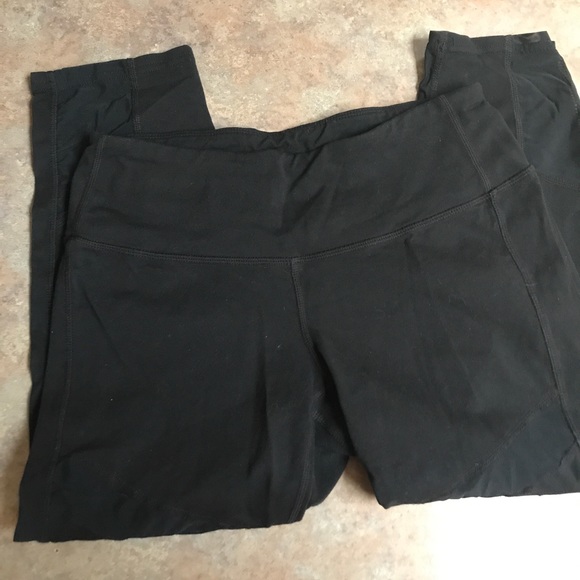 Athleta workout capris with mesh accents - Picture 1 of 9